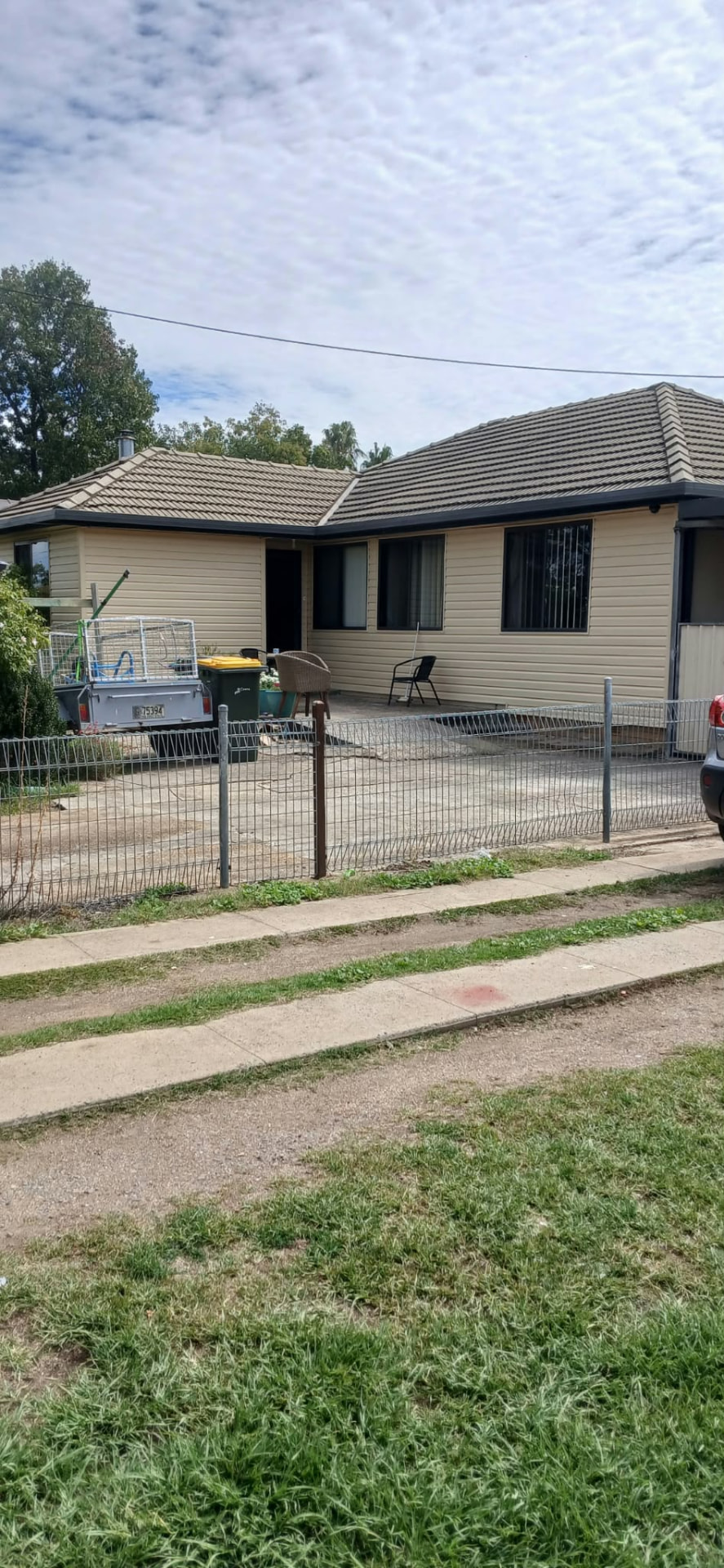 Home in the Central West NSW finished with cream vinyl wall cladding